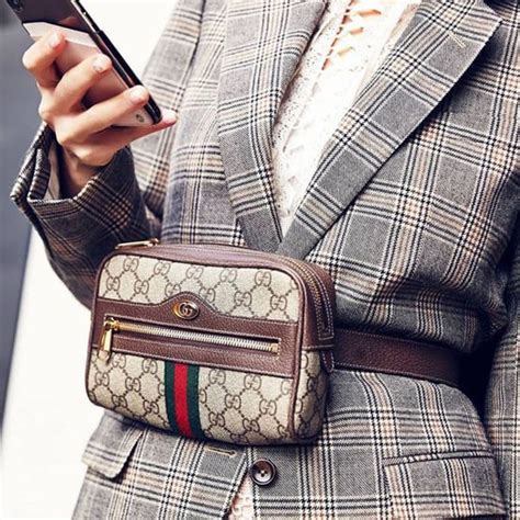 gucci cat fanny pack